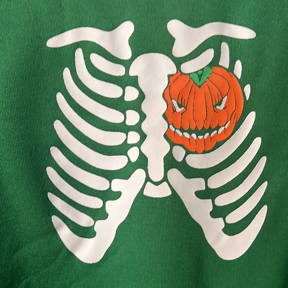 NWOT women’s sweatshirt 2XL - Picture 2 of 3